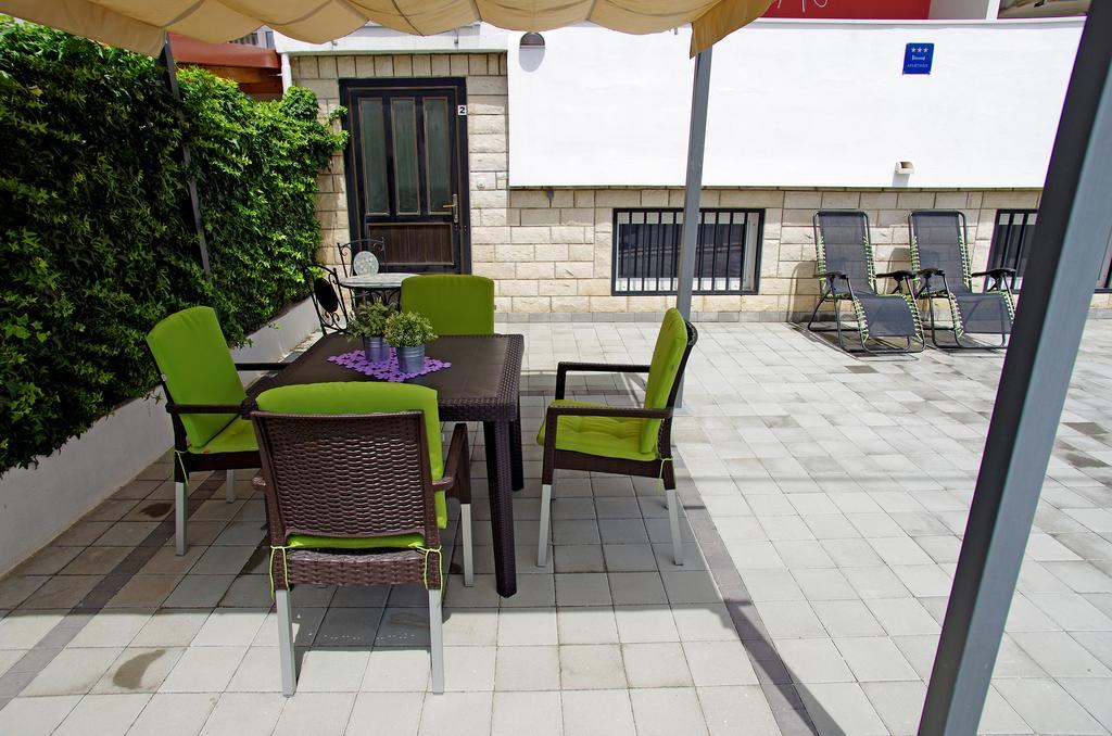 Apartments Armonia Подстрана Екстериор снимка