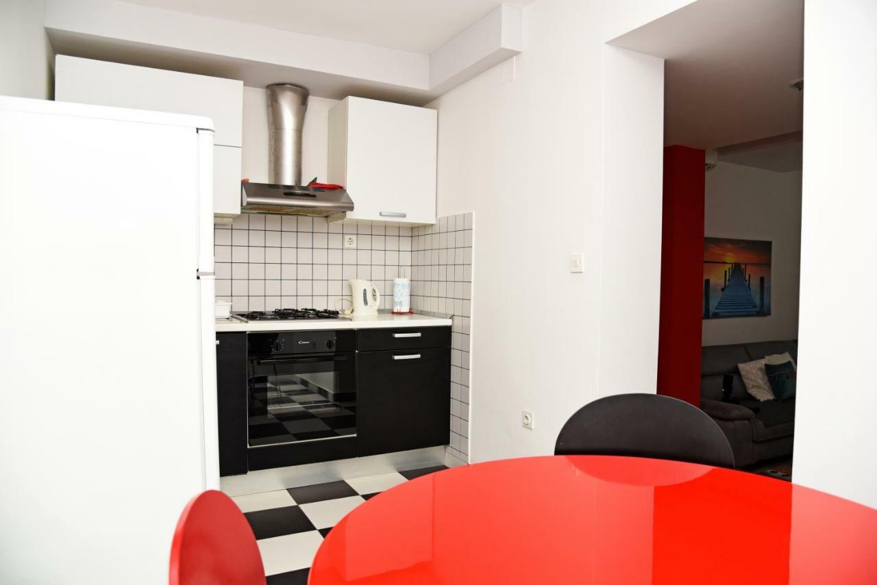 Apartments Armonia Подстрана Екстериор снимка
